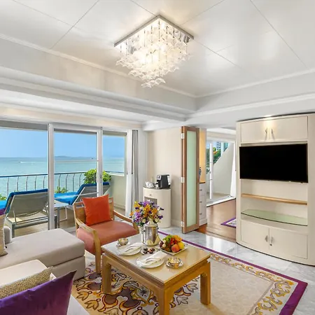 Royal Wing Suites & Spa Pattaya Exterior photo