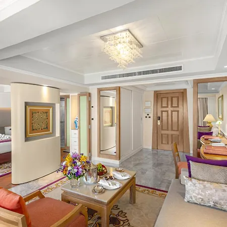 Royal Wing Suites & Spa Pattaya Exterior photo