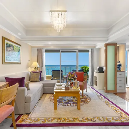 Royal Wing Suites & Spa Pattaya Exterior photo
