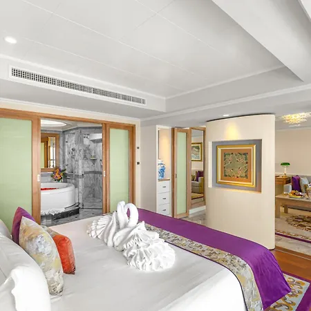 Royal Wing Suites & Spa Pattaya Exterior photo